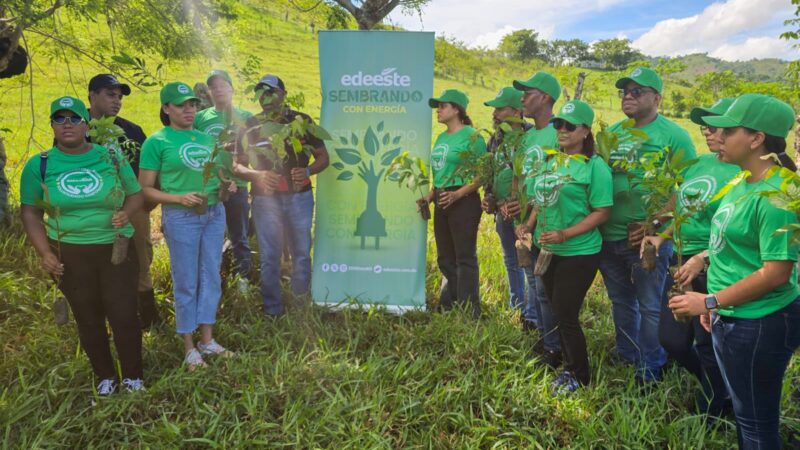 Edeeste y Ministerio de Medio Ambiente realizan jornada de reforestación en el Seybo