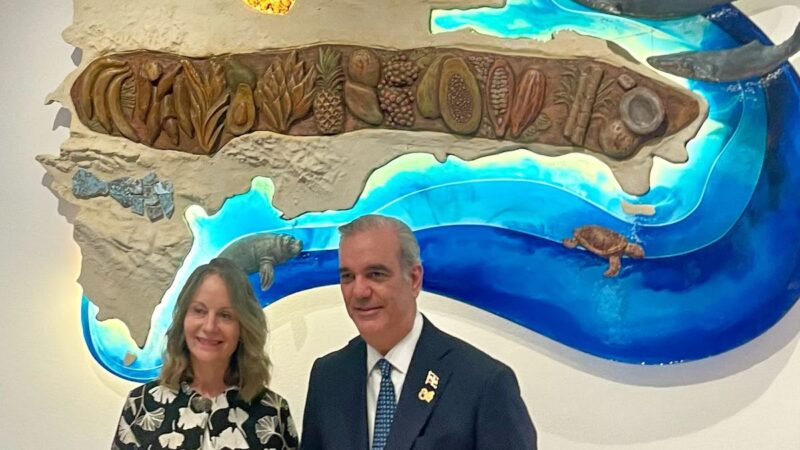 Presidente inaugura el salón dominicano en la FAO con Magistral Obra Escultórica de la artista Victoria Thomen 