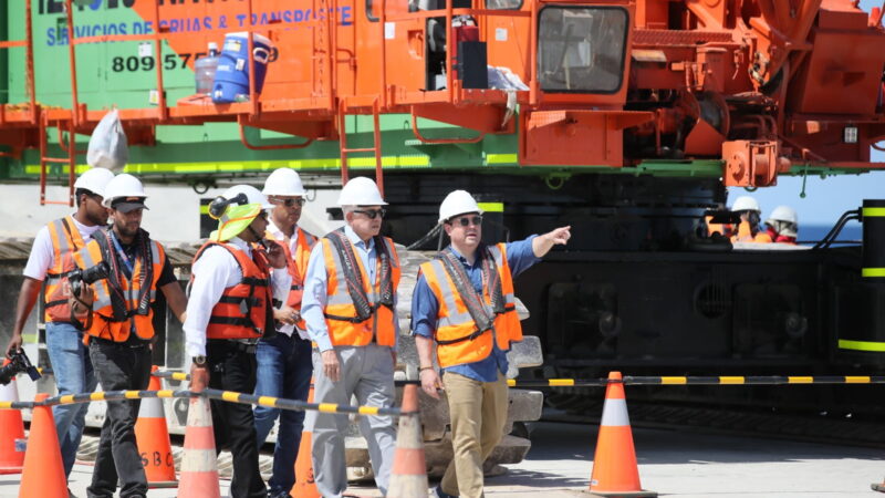 Obras Públicas, Portuaria y el BID supervisan avances de la nueva terminal del Puerto de Manzanillo