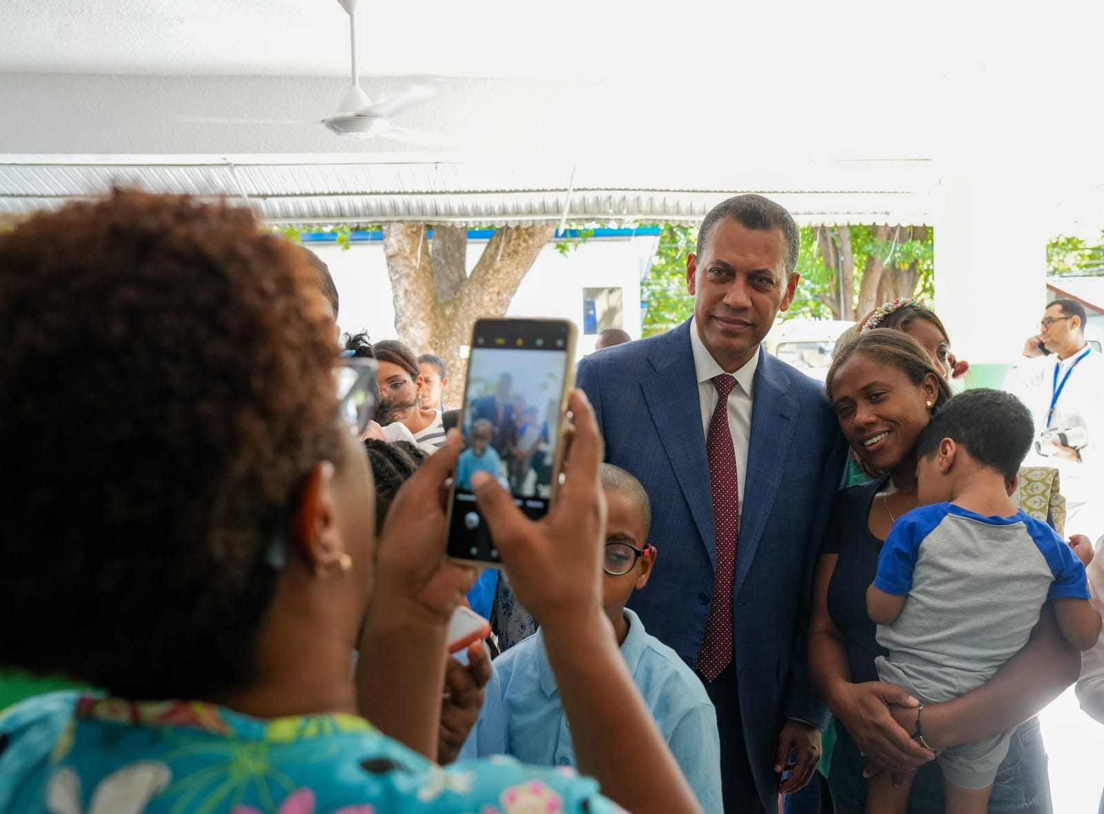 Presidente del Indotel promoverá acciones para inclusión digital de estudiantes con discapacidad de Escuela José Manuel Rodríguez Tavares