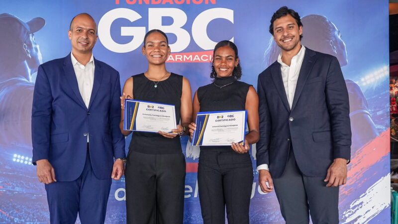 Raymond Rodríguez y Fundación GBC entregan becas deportivas universitarias a las atletas Crismeily y Crismil Paniagua