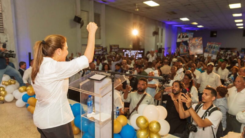 Carolina juramenta comando de campaña en Circunscripción 3 de la capital, territorio con 273 mil electores