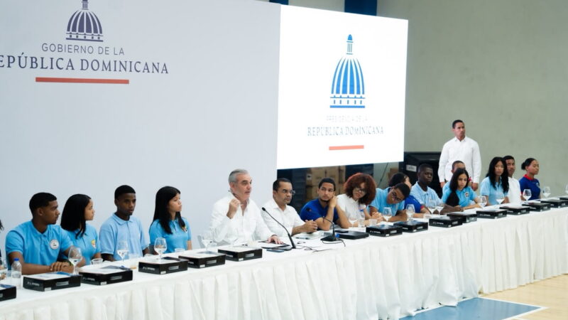 Rector del ITLA en encuentro de Abinader con estudiantes: “La tecnología es el eje transversal de la educación”