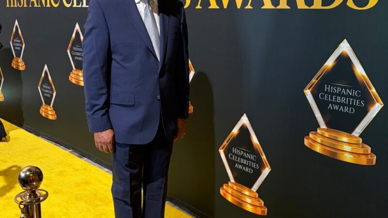 Dany Alcántara recibe en Miami el premio nuevo líder de los medios de comunicación de República Dominicana 