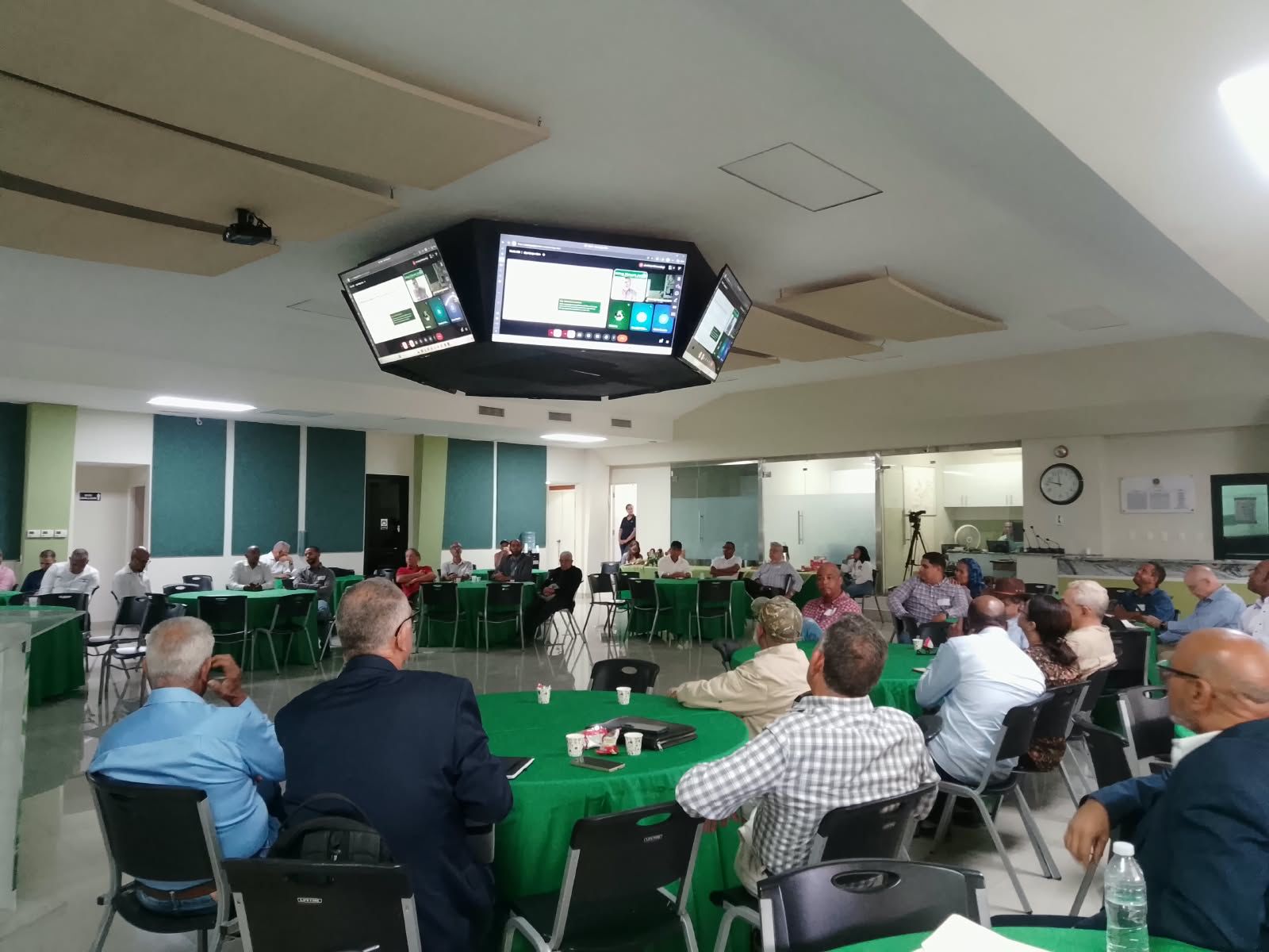 Red Dominicana de Vetiver impulsa agenda de conservación ambiental tras celebrar su primer foro internacional