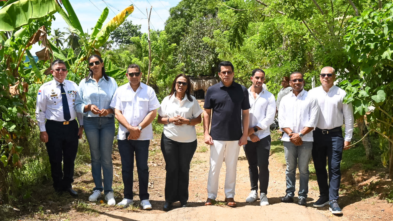 Mitur inicia nuevas obras viales en Arroyo Barril, Samaná