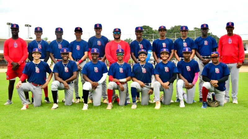 Ministro Kelvin Cruz felicita al equipo dominicano tras conquistar la medalla de plata en la Copa Mundial de Béisbol Sub-15