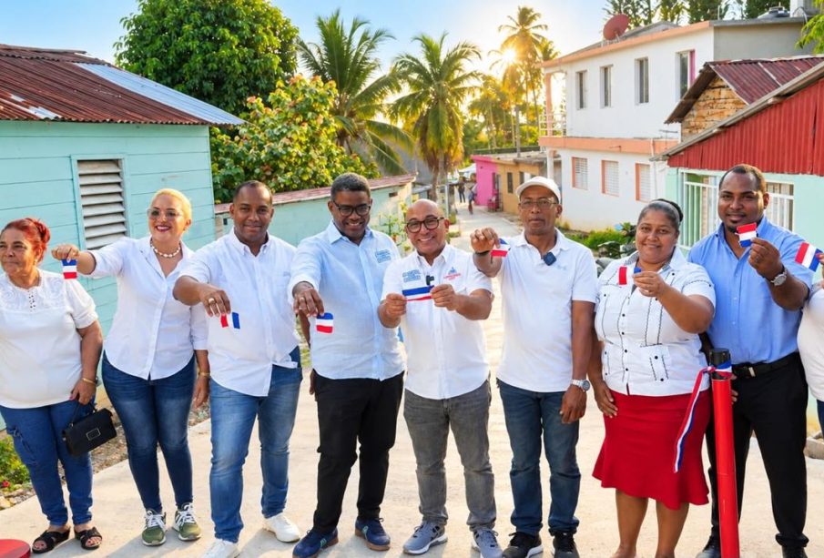 Comisión Presidencial de Apoyo al Desarrollo Barrial inaugura 220 metros lineales de callejones en Santo Domingo Este
