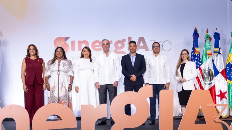 Abinader inaugura congreso SinergIA 360 y convoca al PMI República Dominicana a construir el marco normativo para los proyectos del Estado