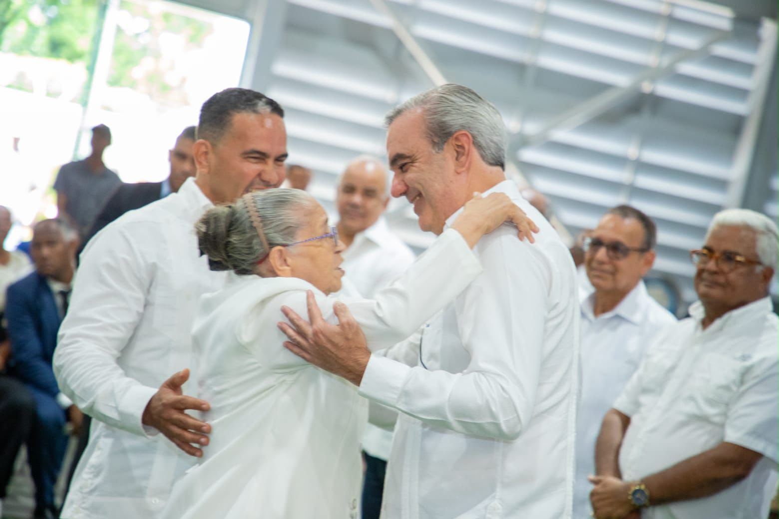Presidente Abinader retoma agenda nacional tras intensa jornada en Roma; entregará apartamentos y títulos de propiedad e inaugurará una escuela, un puente, el saneamiento de cañada de Guajimía, instalaciones deportivas y centros educativos