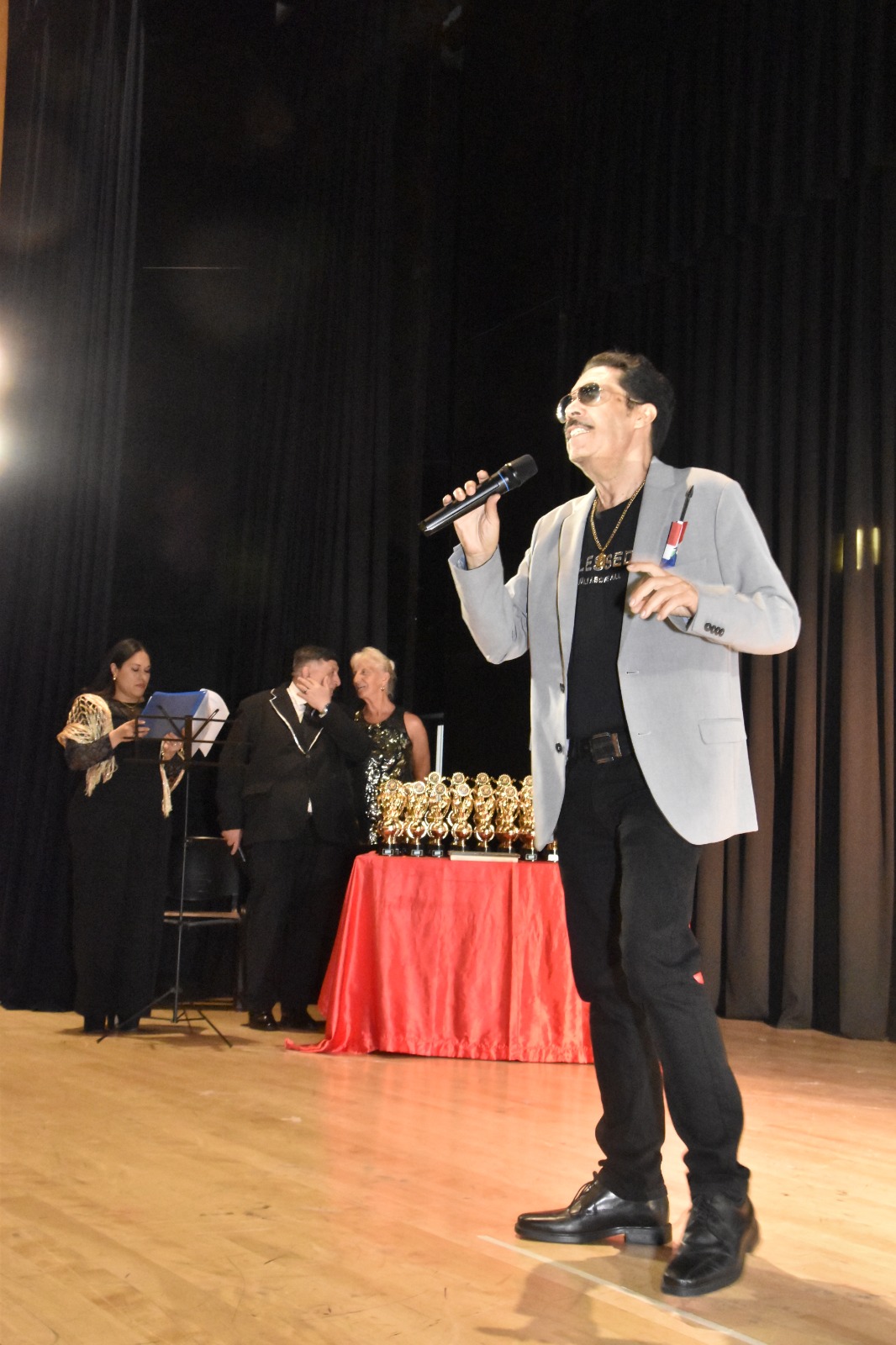 Pedro de Jesús recibe en Argentina el reconocimiento a “Canción del Año” por “Volverte a ver”