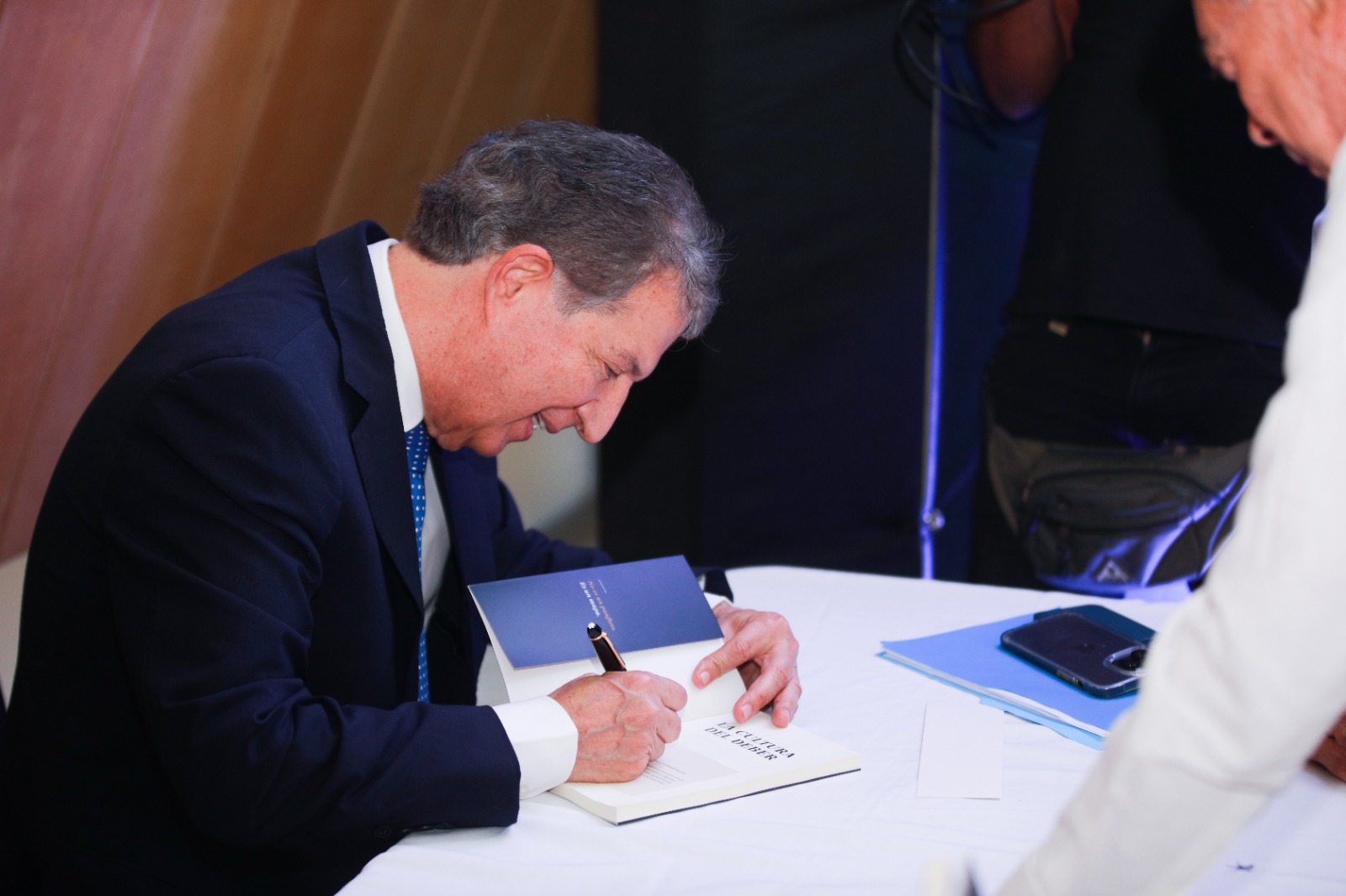 Isaías Ramos propone una revolución cívica y educativa con La cultura del deber