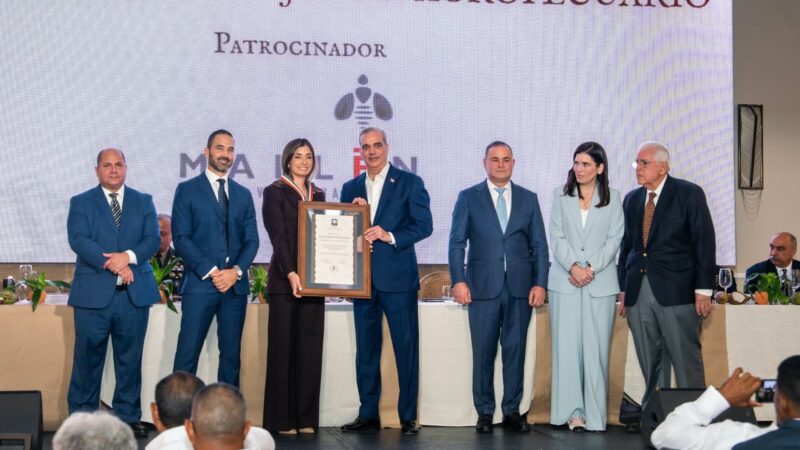 ADHA reconoce a 13 productores y agroempresarios del agro y llama a transformar las políticas públicas del sector