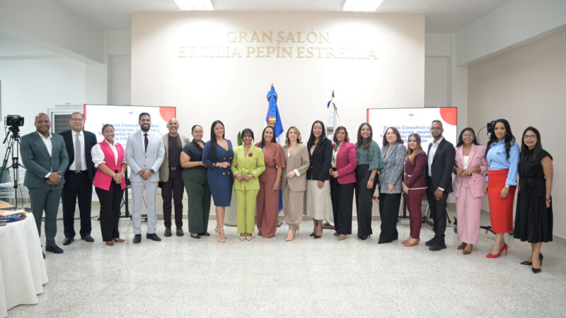 Ministerio de la Mujer y medios de comunicación dialogan sobre igualdad y prevención de la violencia