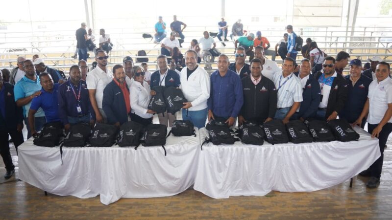 Inefi acelera su despliegue nacional con entrega de utilería deportiva y kits en Nagua, Bánica y Las Matas de Farfán