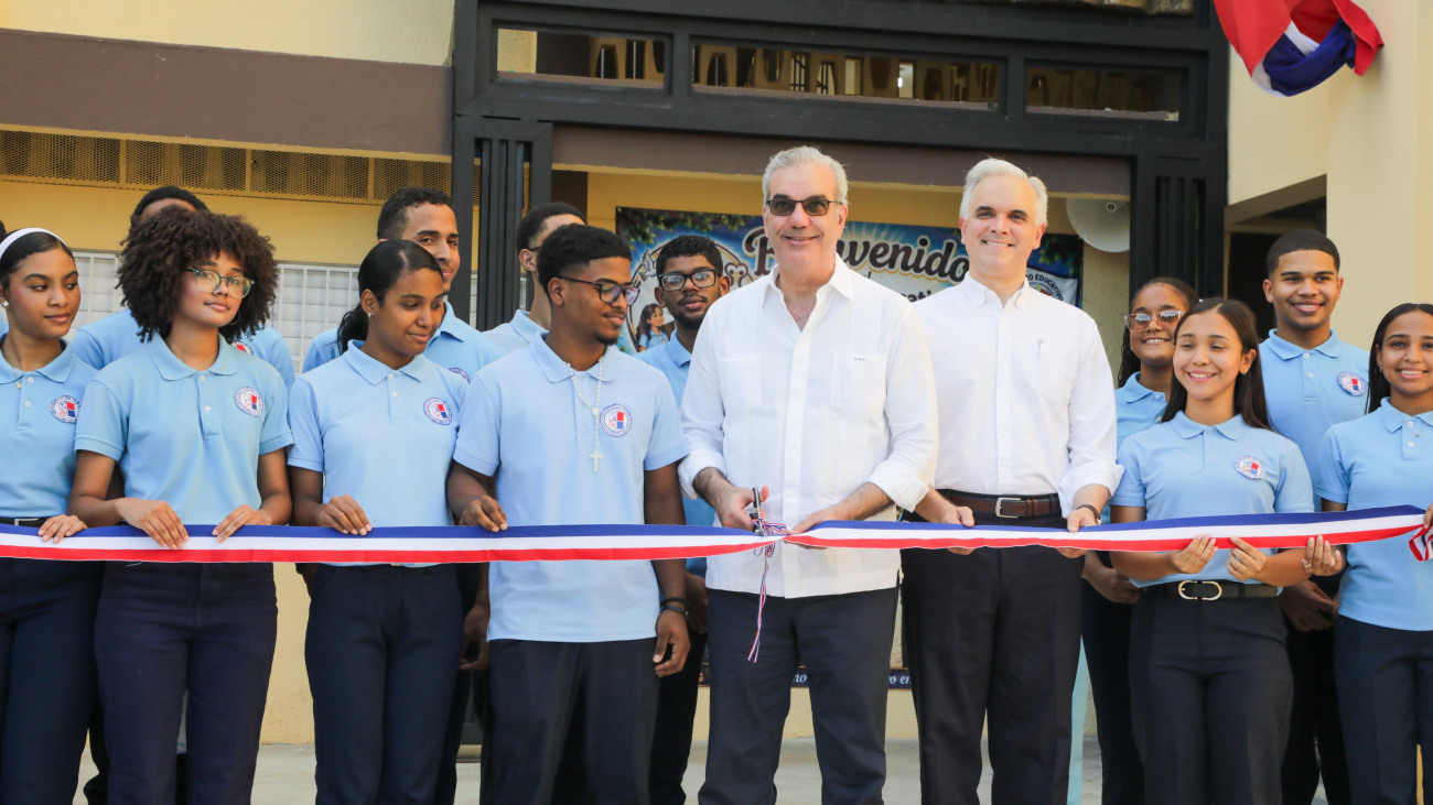 Presidente Luis Abinader inaugura ampliación del Centro Educativo San Vicente de Paúl en Los Minas, que beneficiará a más de 2,000 estudiantes
