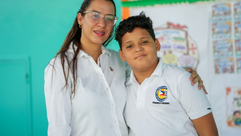 Gobierno reconoce como Estudiantes de la Semana a Kender Soto y Rafael Ureña, destacados en olimpiadas nacionales e internacionales